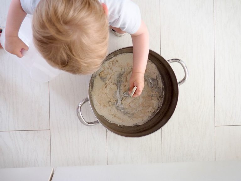 Peinture suédoise ou peinture à la farine noire extérieur