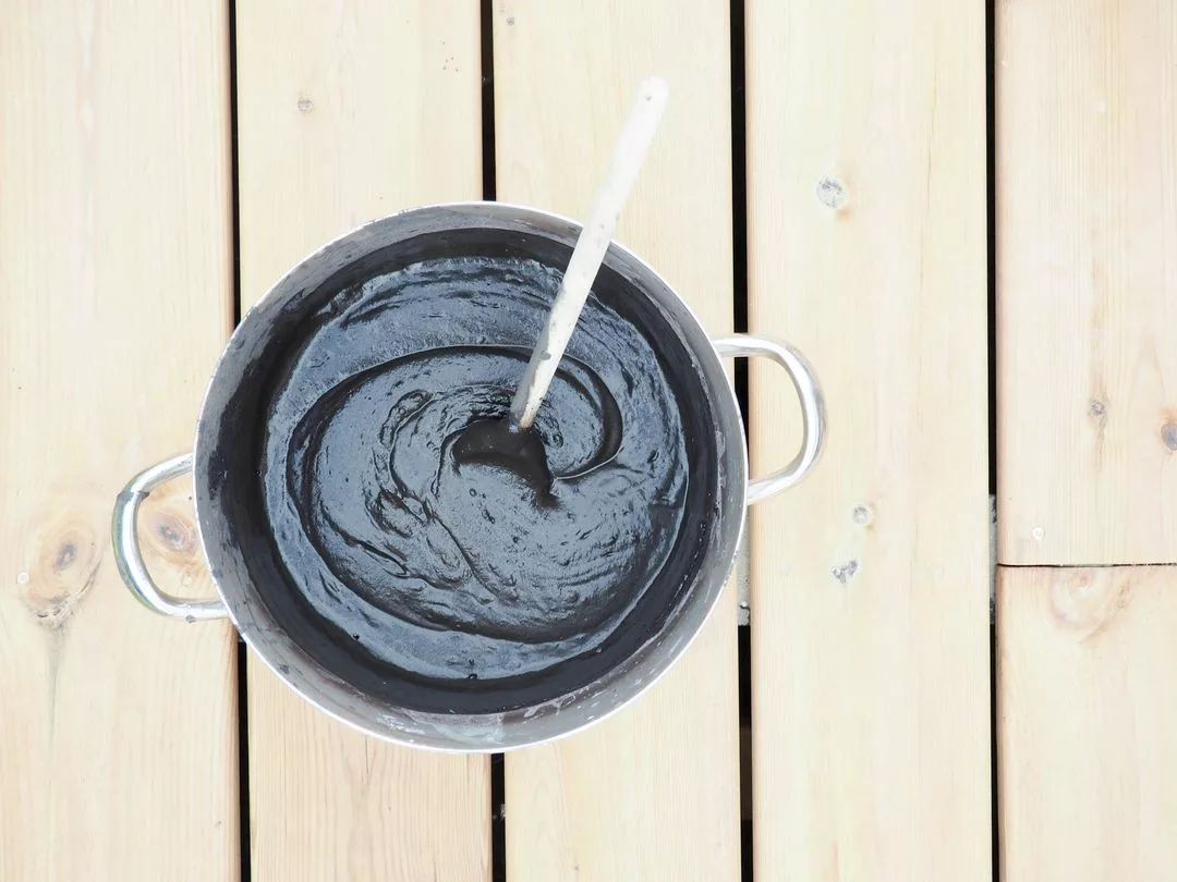 Peinture suédoise ou peinture à la farine noire extérieur