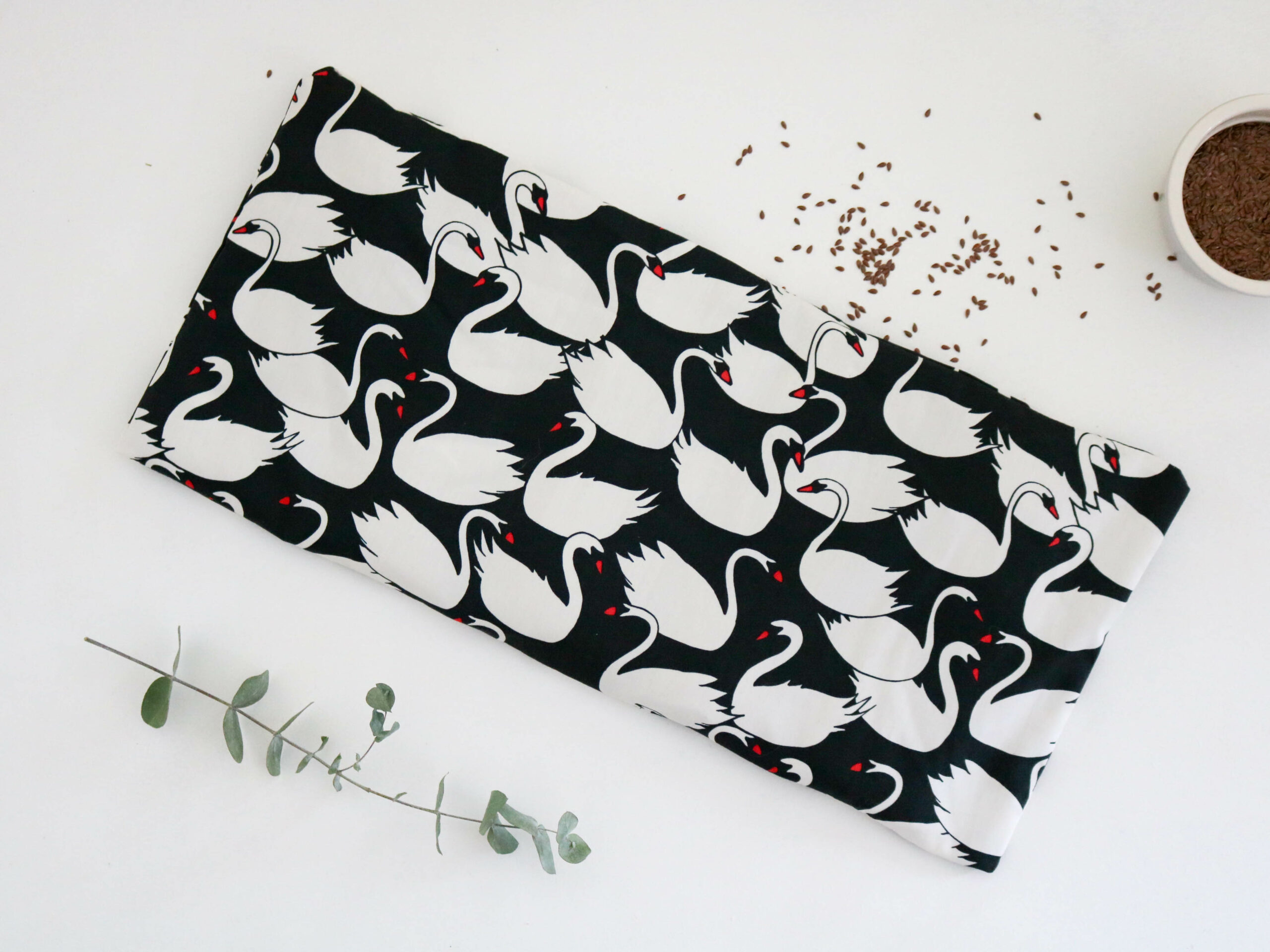 Bouillotte en graines de lin Cygnes Noirs – Image 2