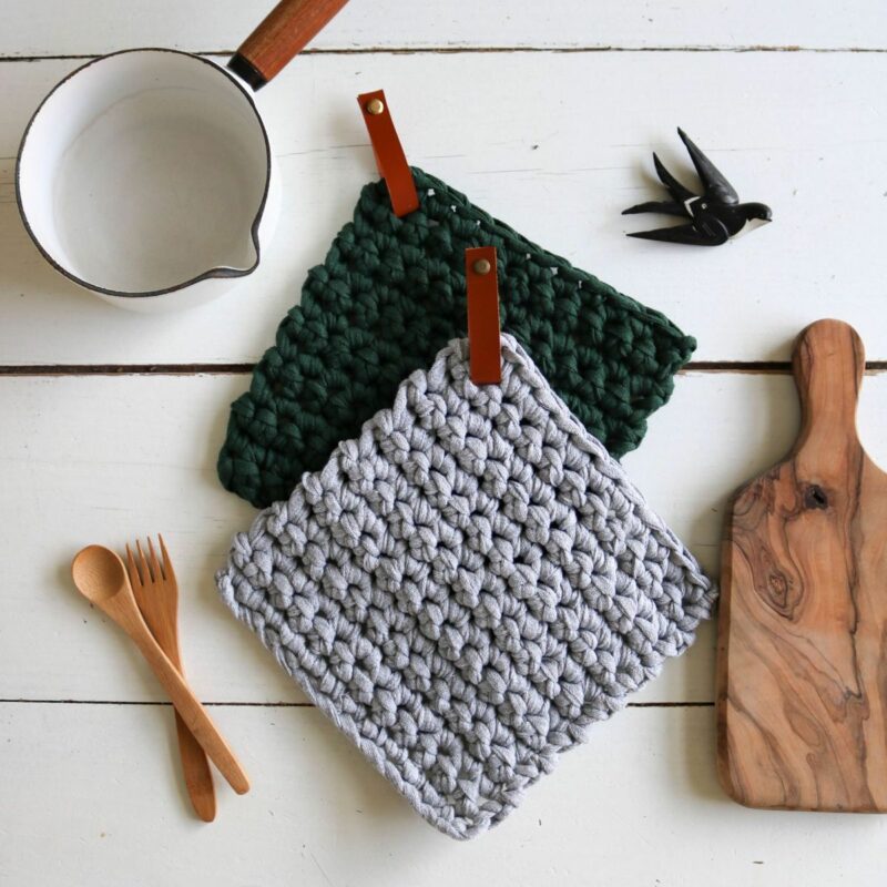 Manique pose plat crochet crocheté en coton recyclé avec lien en cuir lavable