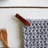 manique dessous de plat pose plat7 crochet coton recyclé lien en cuir (14) Dessous de plat - Manique - Gris