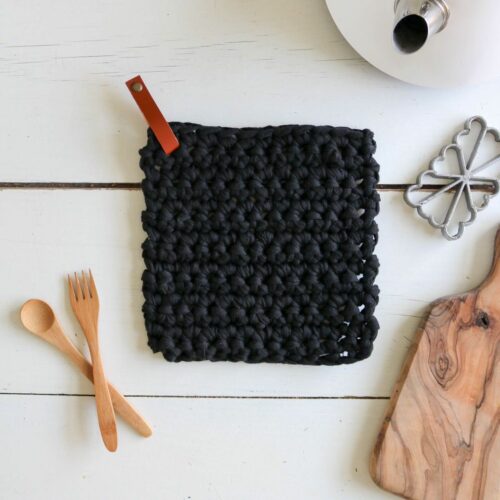 manique dessous de plat pose plat7 crochet coton recyclé lien en cuir (3) Dessous de plat - Manique - Noir