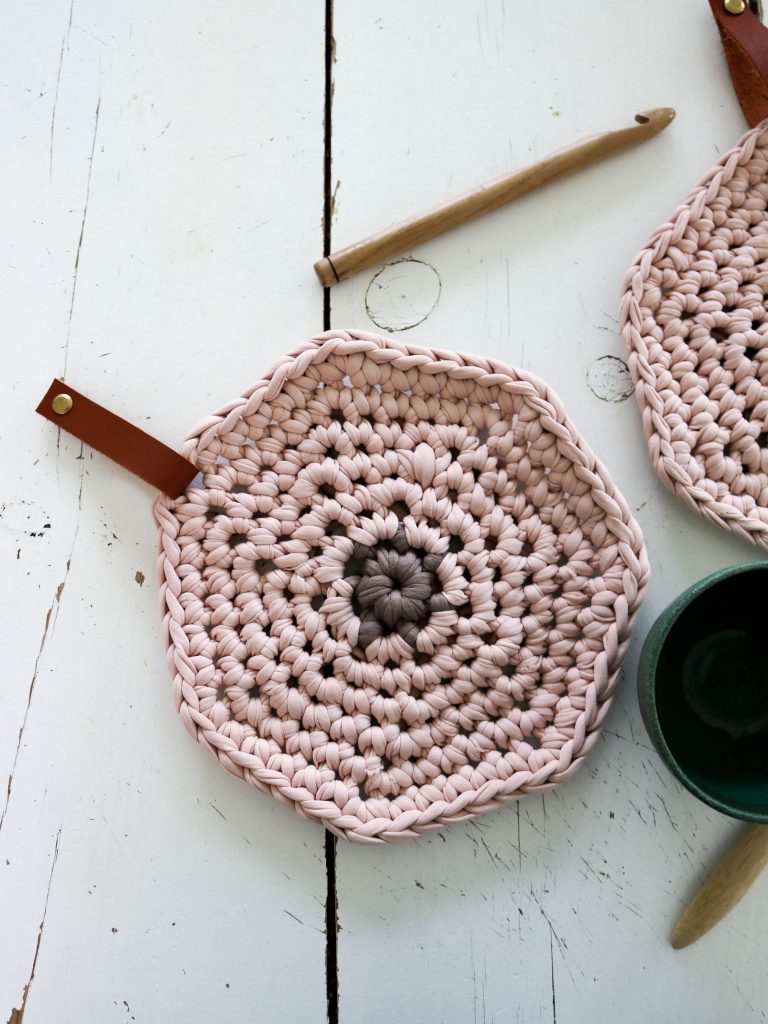 Dessous de plats/assiettes: tutoriel présenté par Lidia
