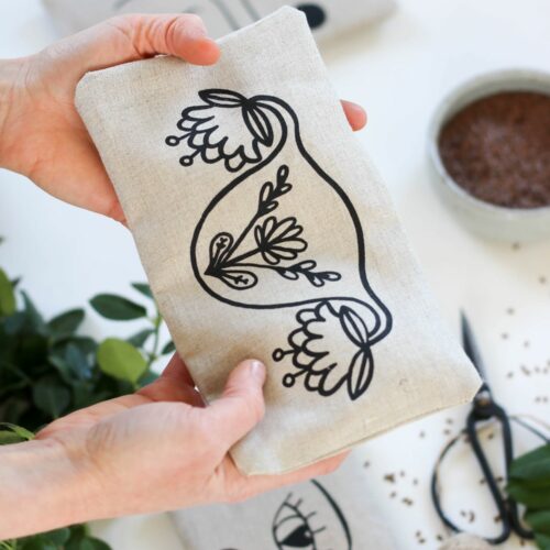 Petite bouillotte en graines de lin utérus