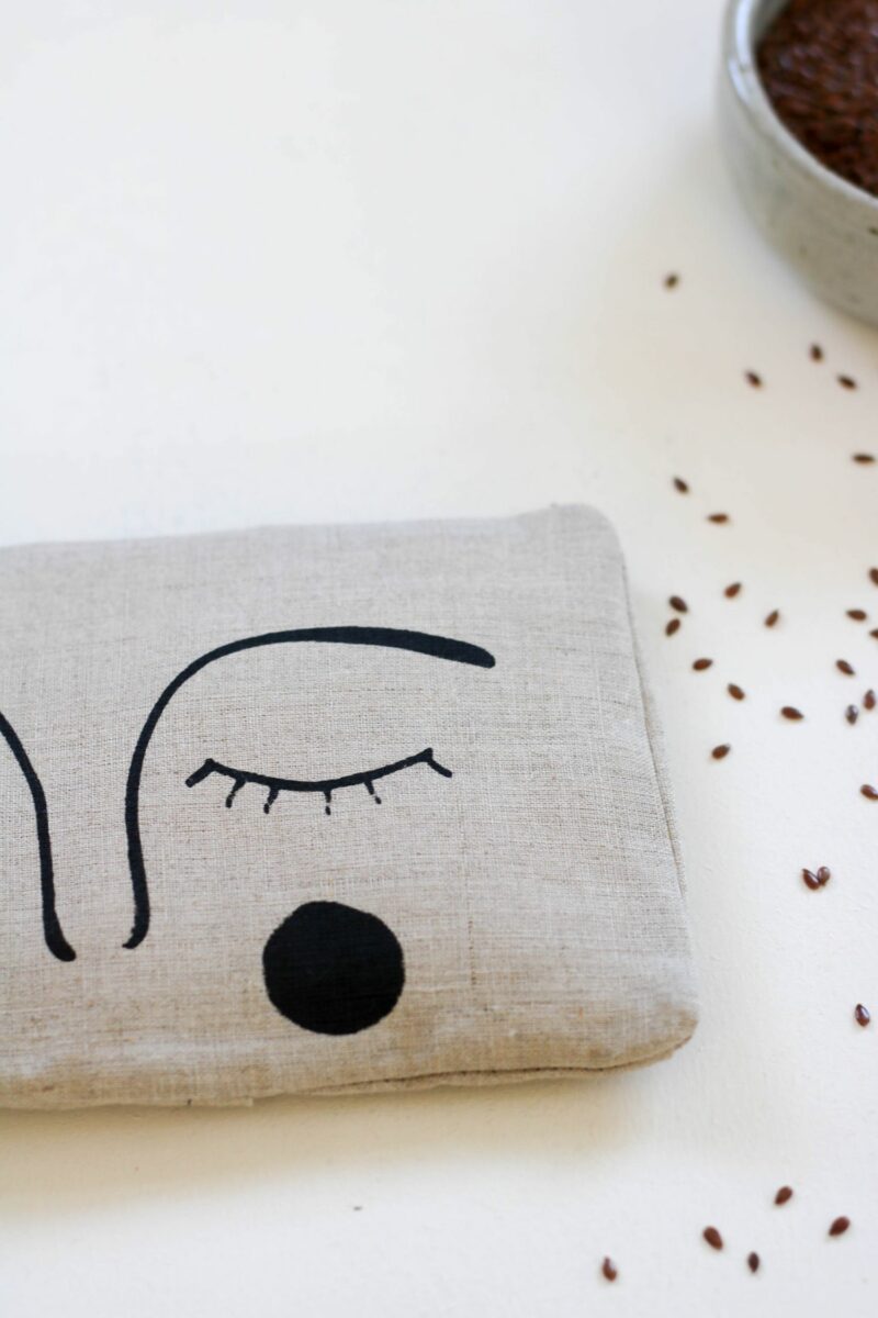 La petite bouillotte en graines de lin yeux repos – Image 5