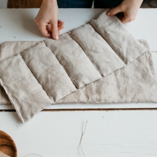Grand coussin bouillotte en graines de lin sans housse