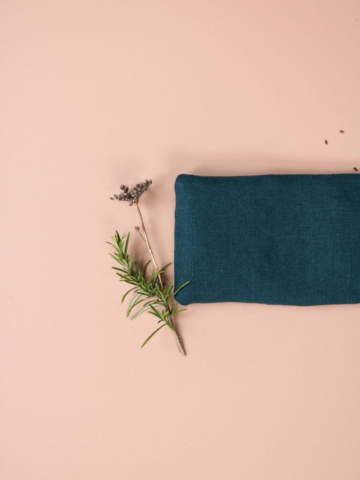 La petite bouillotte en graines de lin - Bleu Marine – Image 2