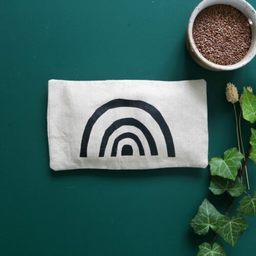 petite bouillotte en graines de lin arc en ciel