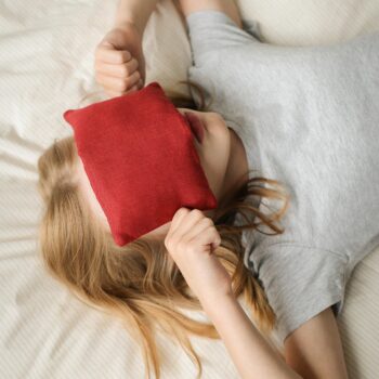 Petite bouillotte en graines de lin rouge brique