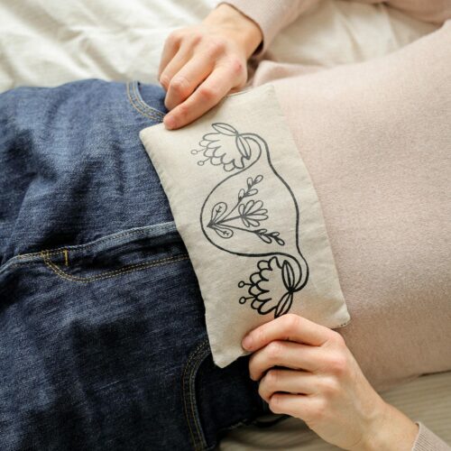 Petite bouillotte en graines de lin utérus douleurs menstruelles