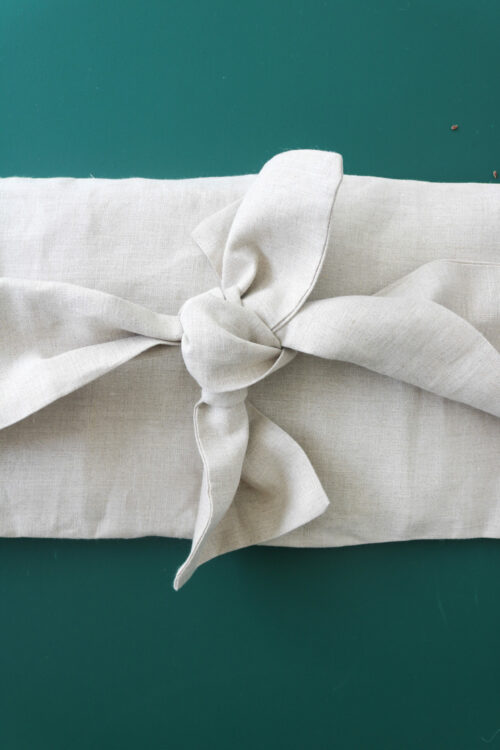 grande bouillotte sèche en lin à nouer avec un lien (3) Ceinture porte bouillotte en lin