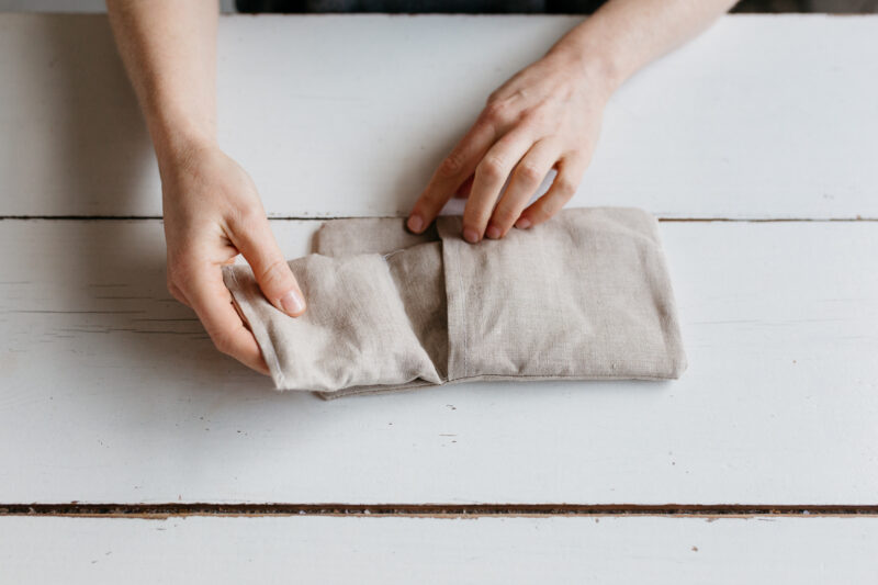 Petit coussin lesté pour les yeux – Image 4