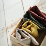 Housse pour grande bouillotte en graines de lin, tissu en lin naturel beige, fabrication artisanale en France.