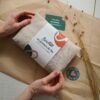 Carte cadeau bouillotte en graines de lin à offrir, cousue dans le Nord